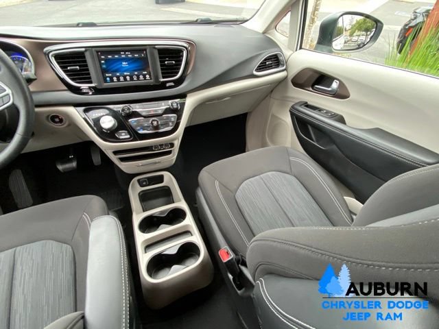 Used 2021 Chrysler Voyager L FWD image 28