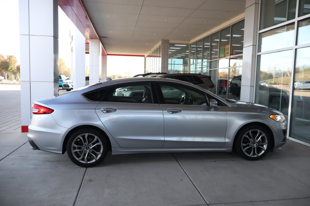 Used 2020 Ford Fusion SEL FWD image 9