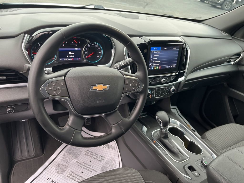 Used 2023 Chevrolet Traverse LT image 10