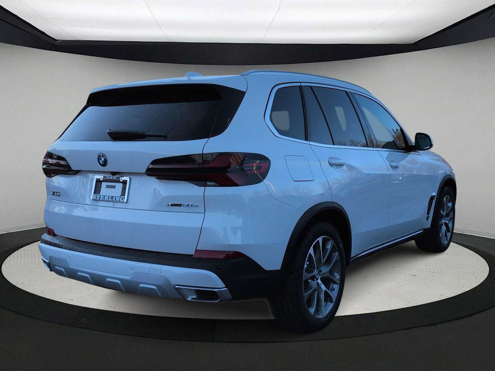 Used 2026 BMW X5 xDrive50e w/ Executive Package AWD/4WD image 8