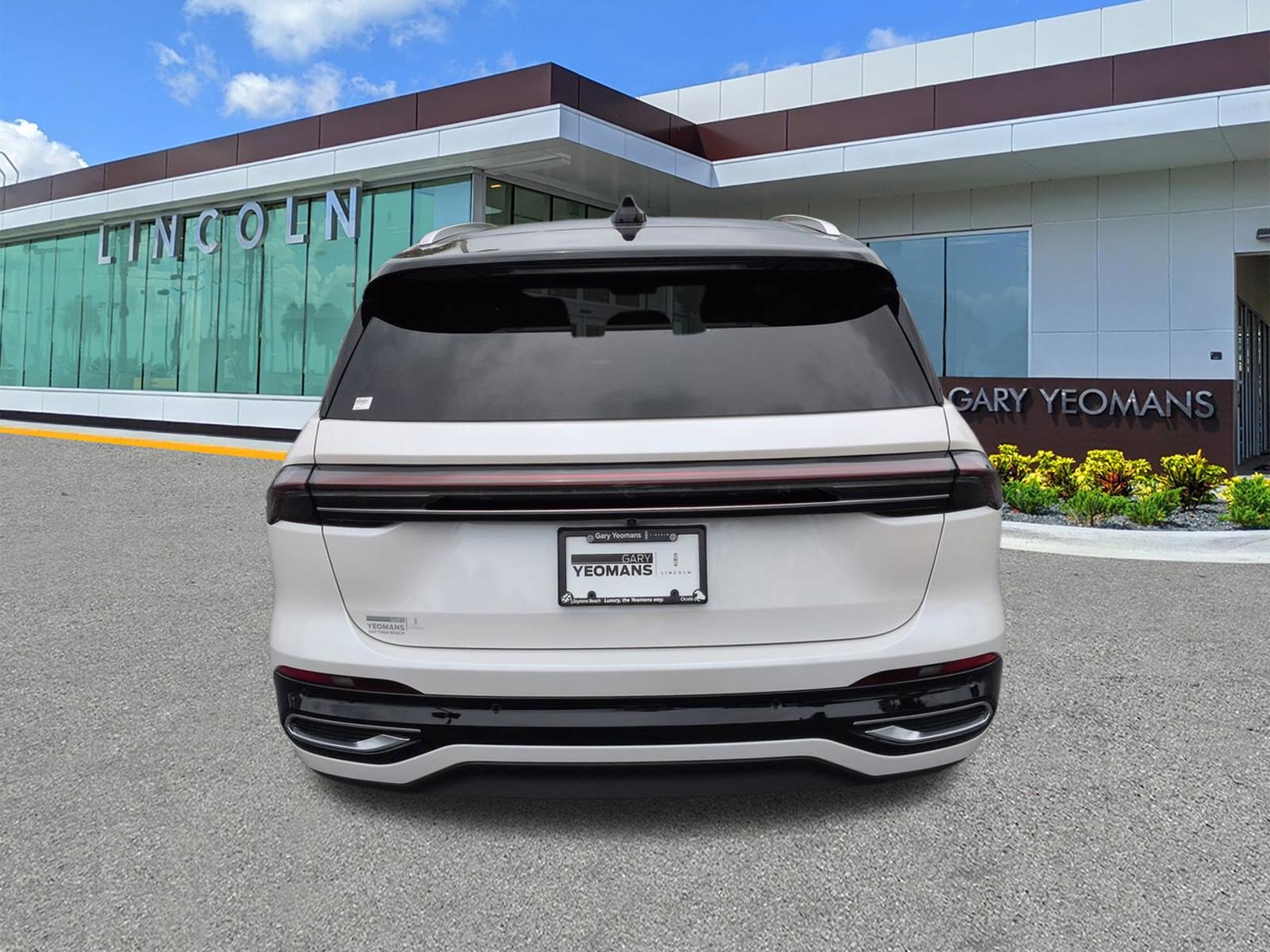 Certified 2025 Lincoln Nautilus Reserve AWD/4WD image 6