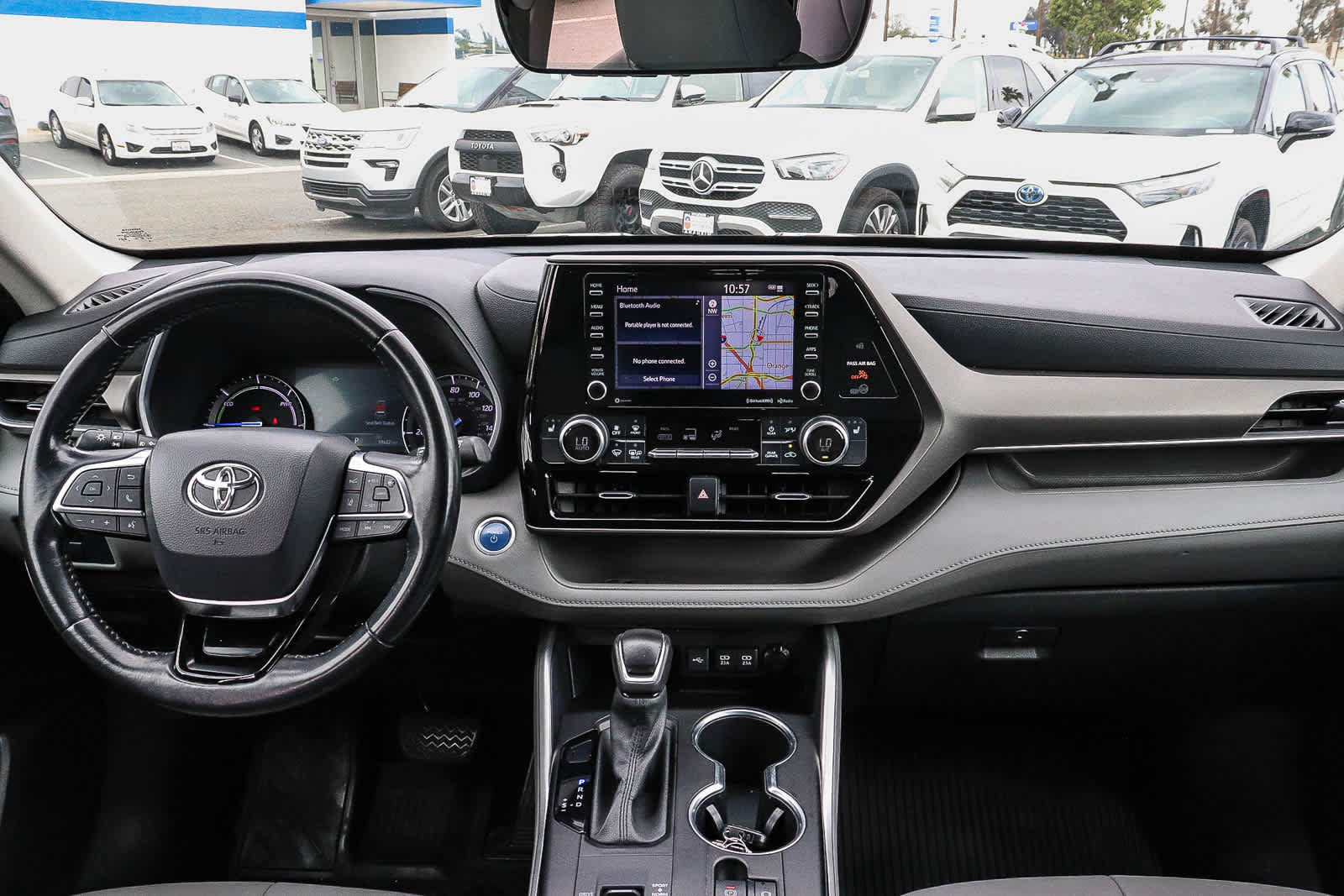 Used 2021 Toyota Highlander XLE AWD/4WD image 17