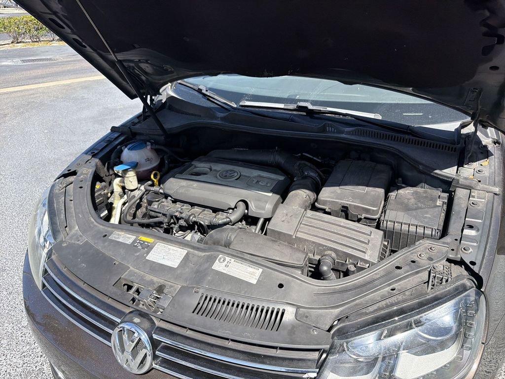 Used 2015 Volkswagen Eos Final Edition image 25