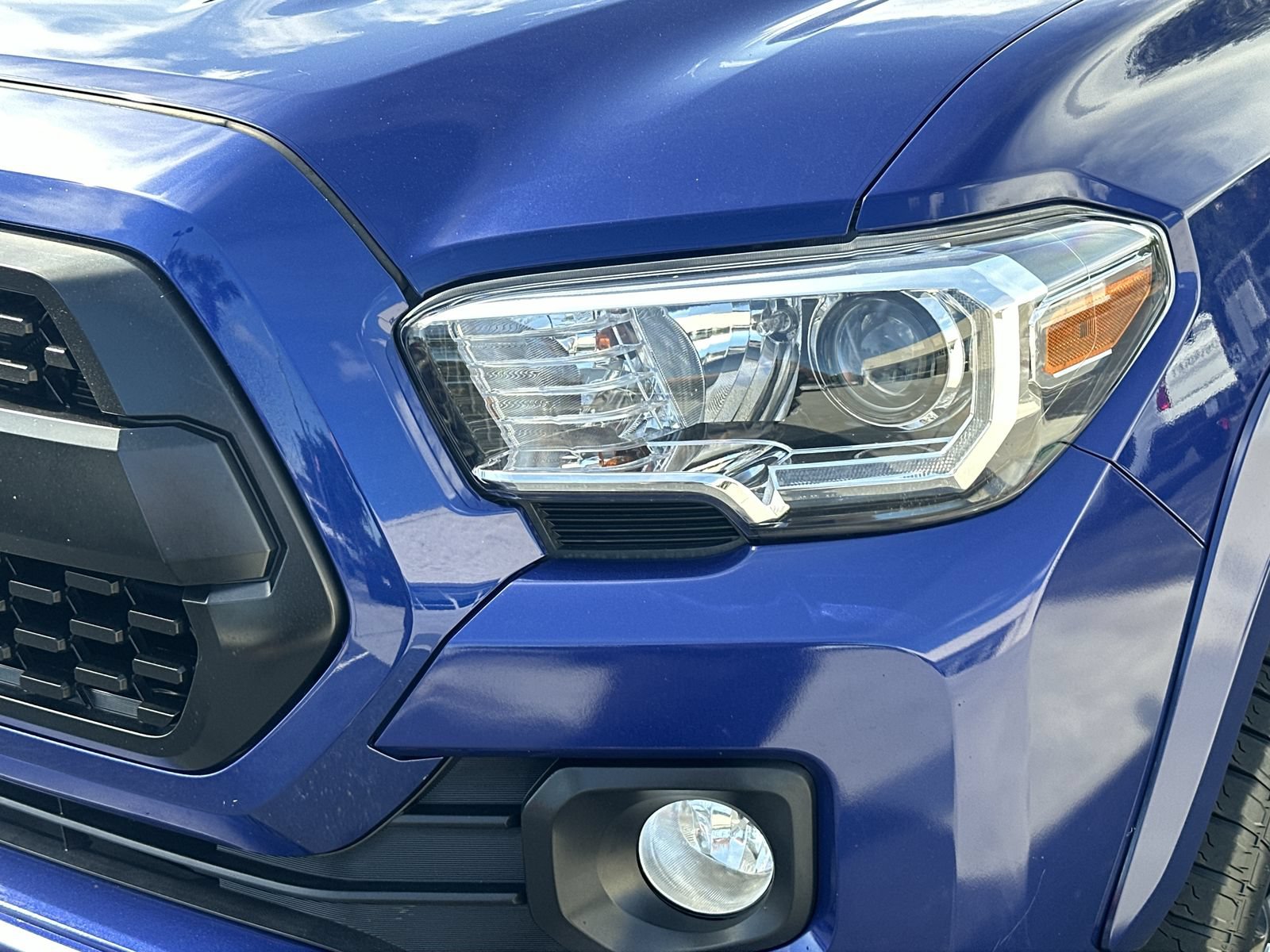 Used 2022 Toyota Tacoma TRD Sport w/ Technology Package AWD/4WD image 11