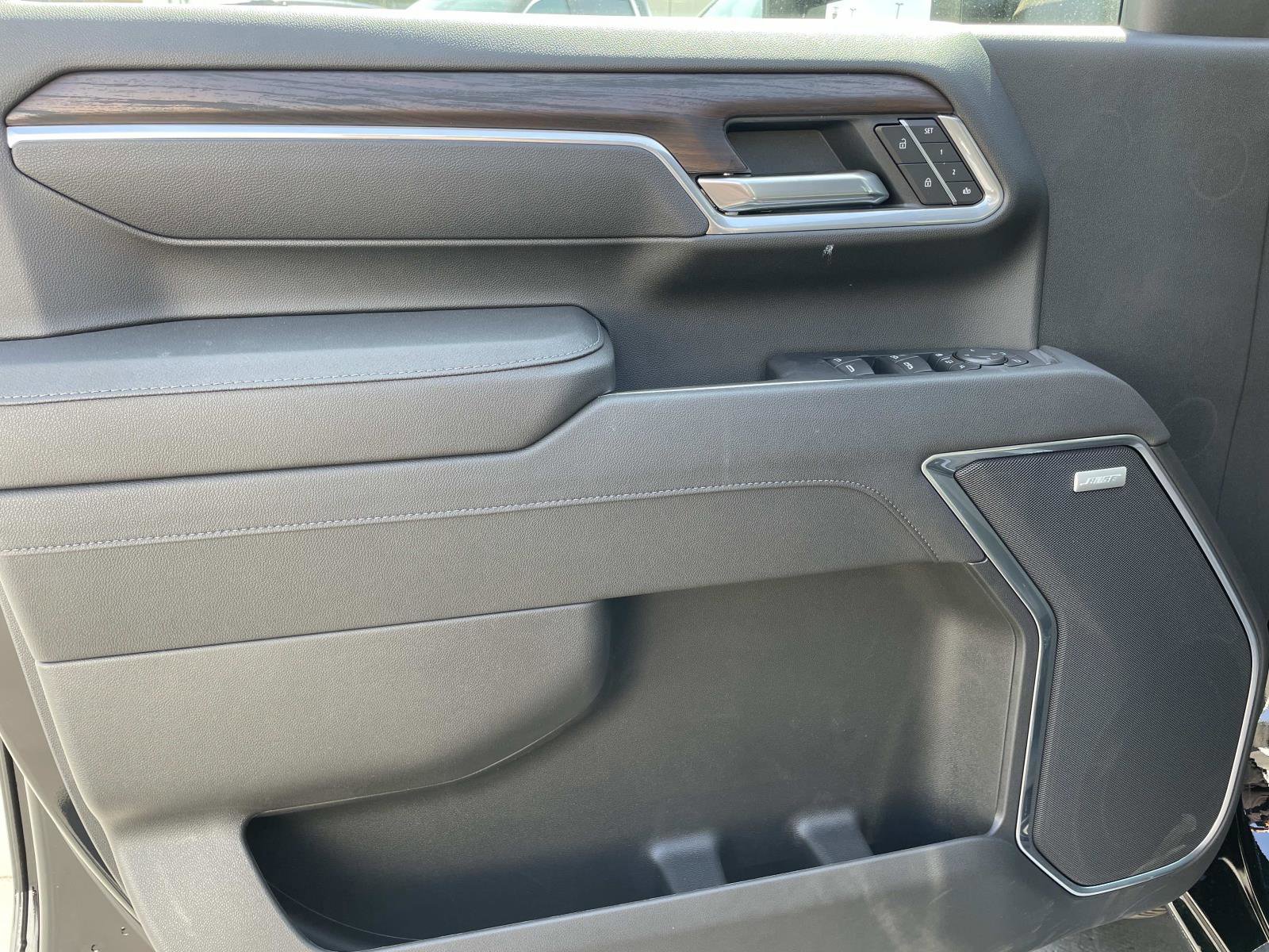 New 2025 GMC Sierra 2500 SLT w/ SLT Premium Package image 19