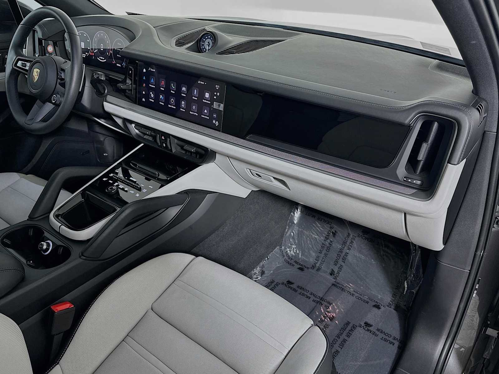 Certified 2025 Porsche Cayenne image 30