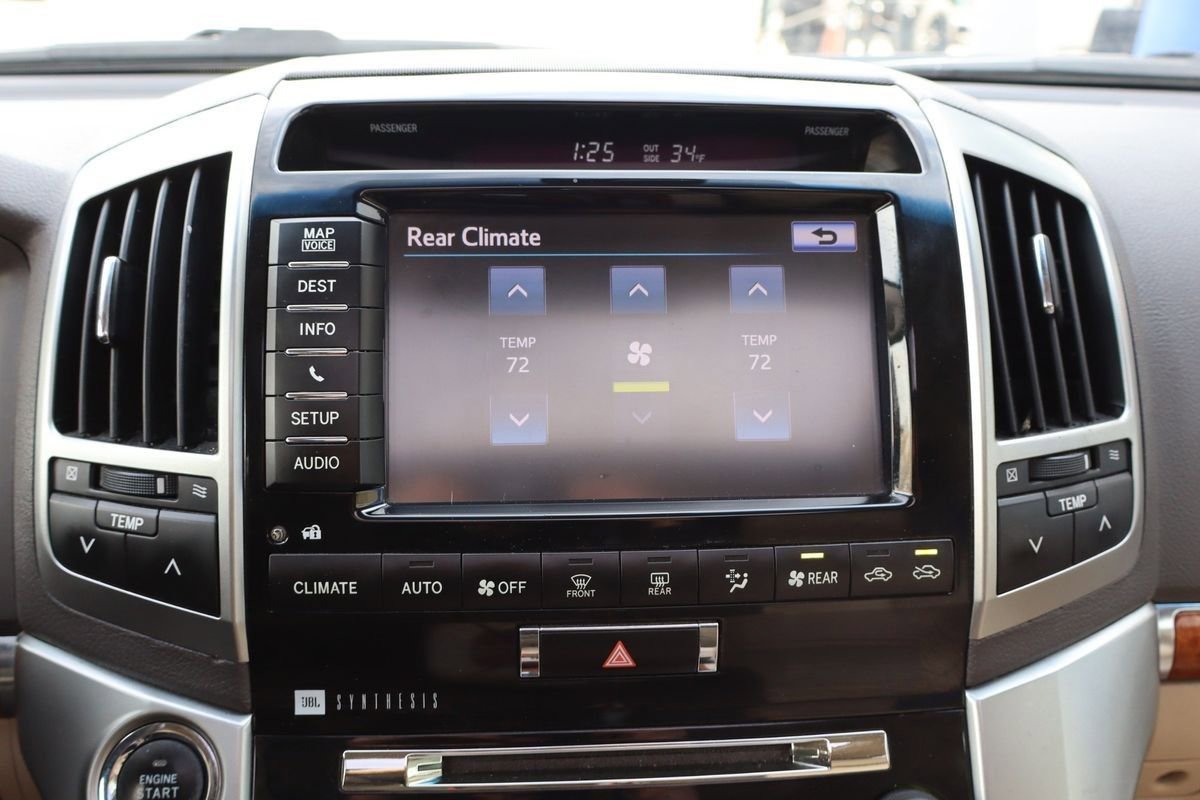 Used 2013 Toyota Land Cruiser image 21