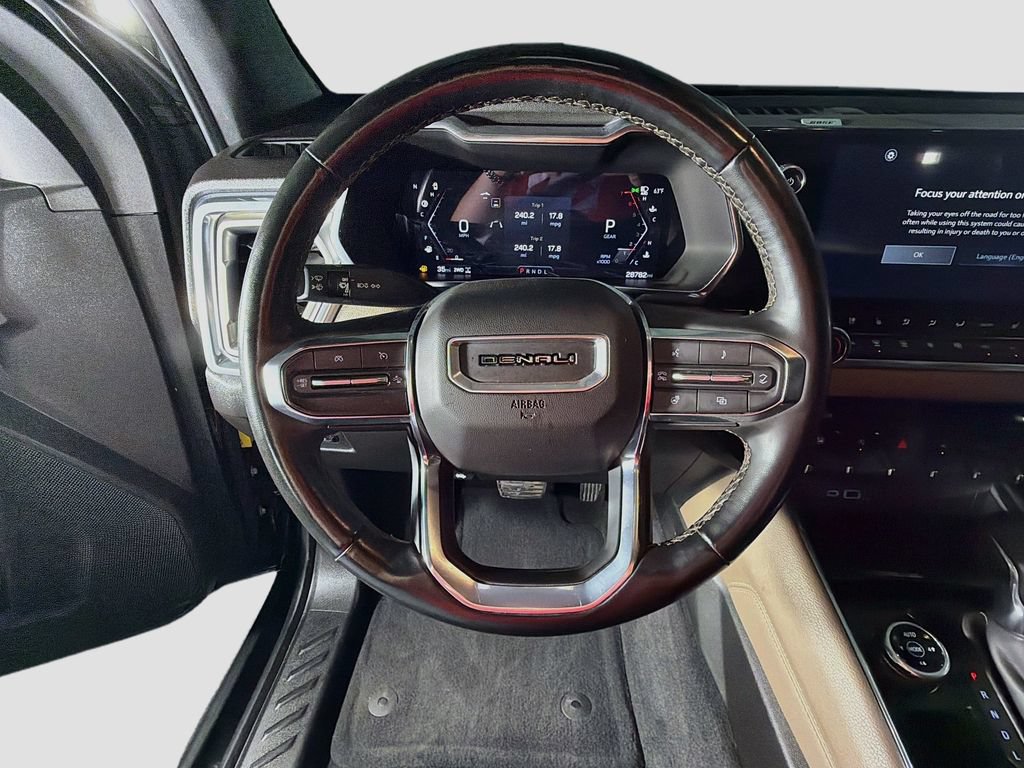 Used 2023 GMC Canyon Denali AWD/4WD image 11