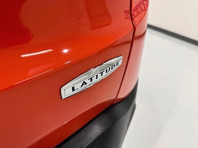 Used 2017 Jeep Renegade Latitude image 10