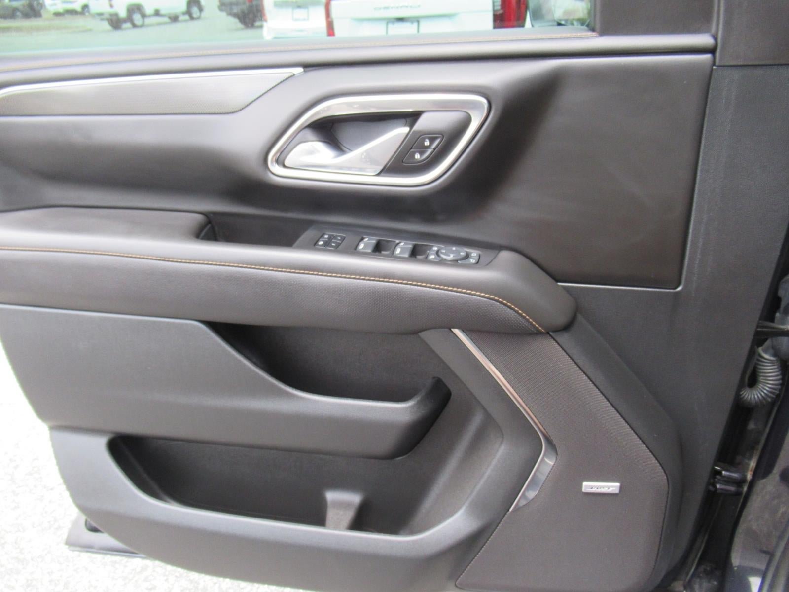 Used 2024 GMC Yukon AT4 w/ Technology Package AWD/4WD image 20