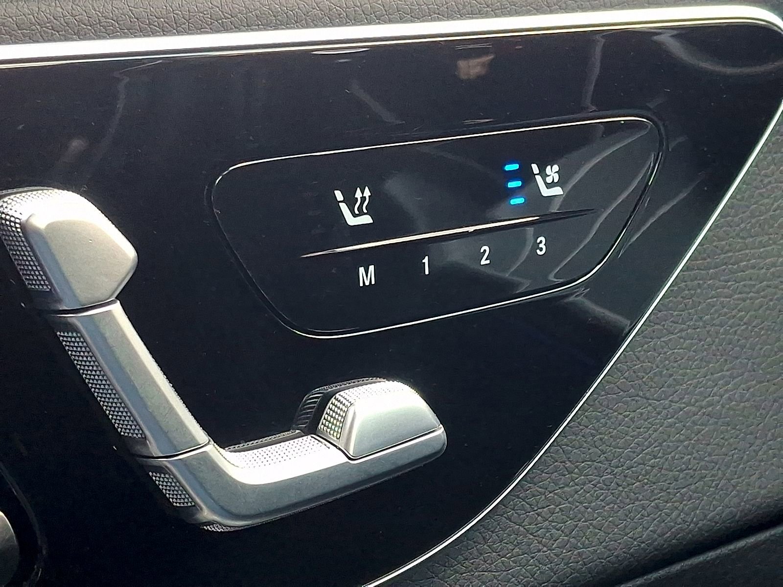 Certified 2023 Mercedes-Benz GLC 300 4MATIC image 23