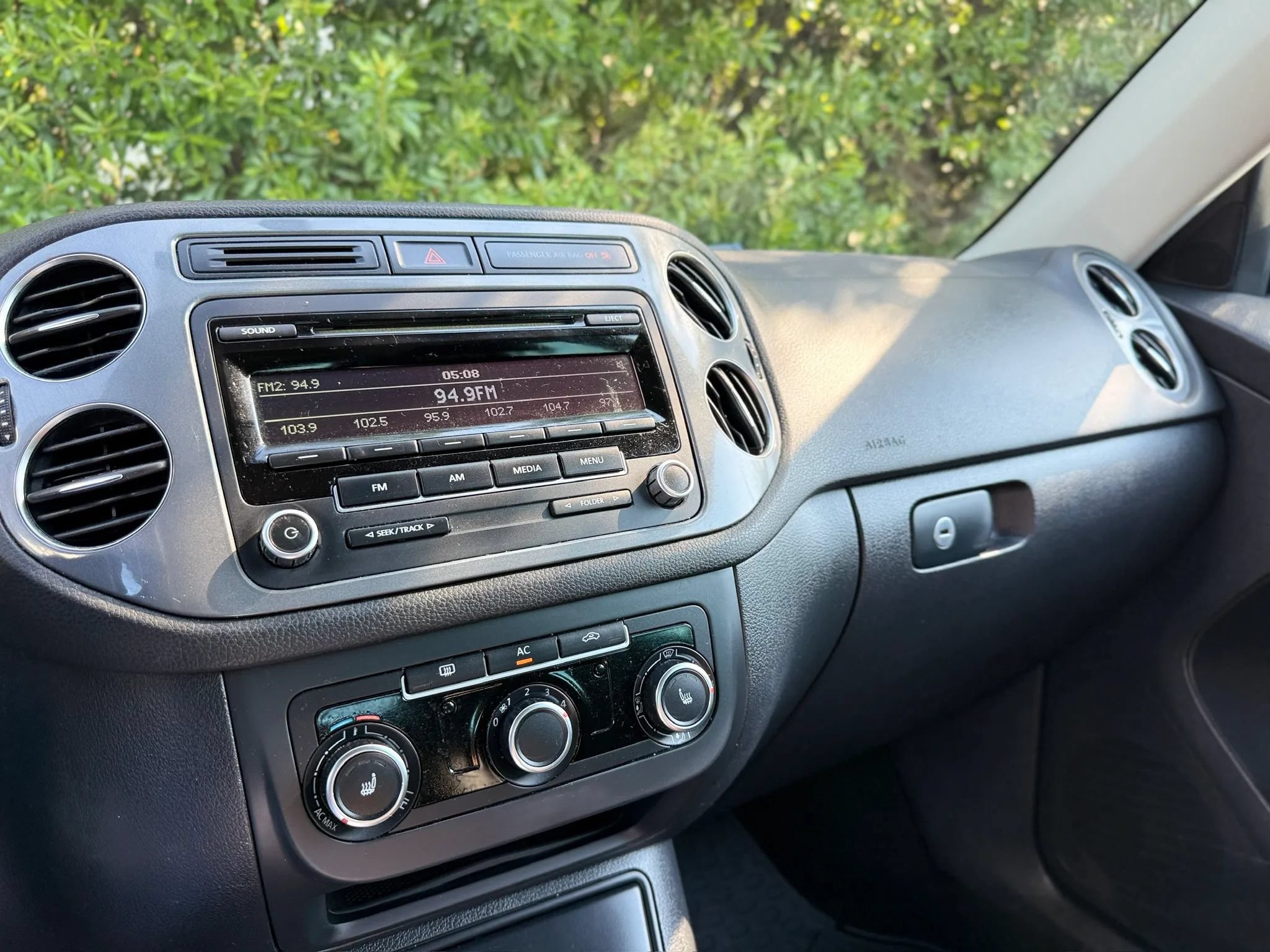 Used 2012 Volkswagen Tiguan LE FWD image 43