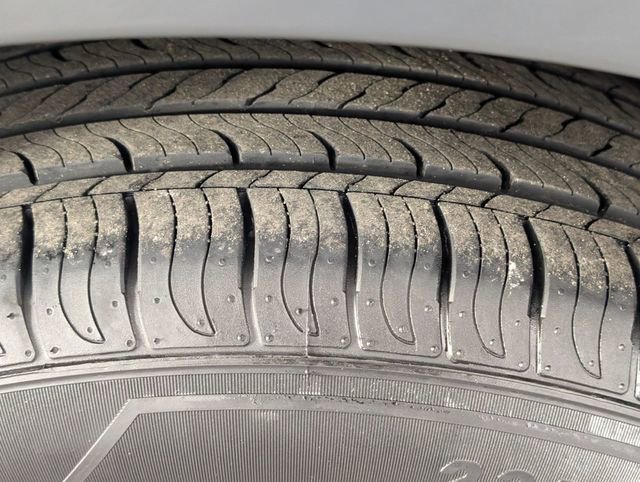 Used 2016 Land Rover Range Rover Evoque SE image 9