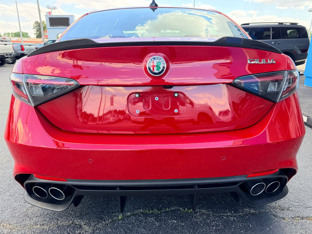 Used 2024 Alfa Romeo Giulia Quadrifoglio RWD image 5