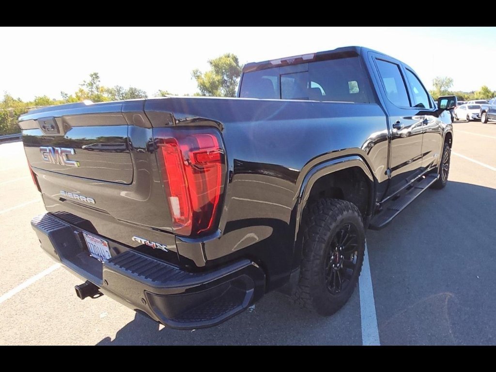 Used 2022 GMC Sierra 1500 AT4X image 9