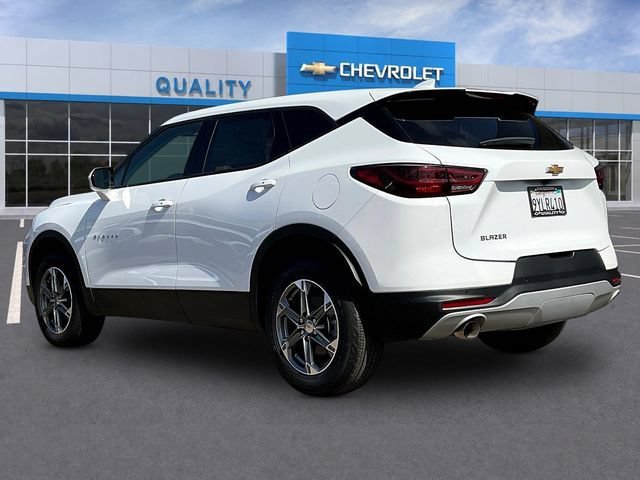 Used 2026 Chevrolet Blazer LT FWD image 3