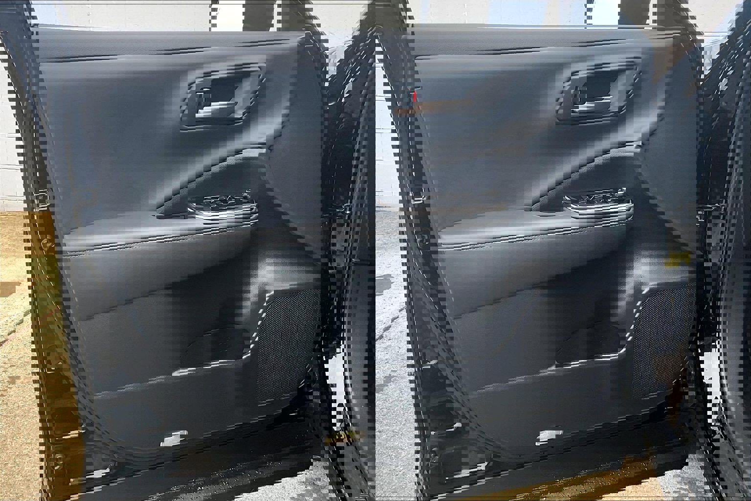 Used 2025 Toyota Crown XLE image 27