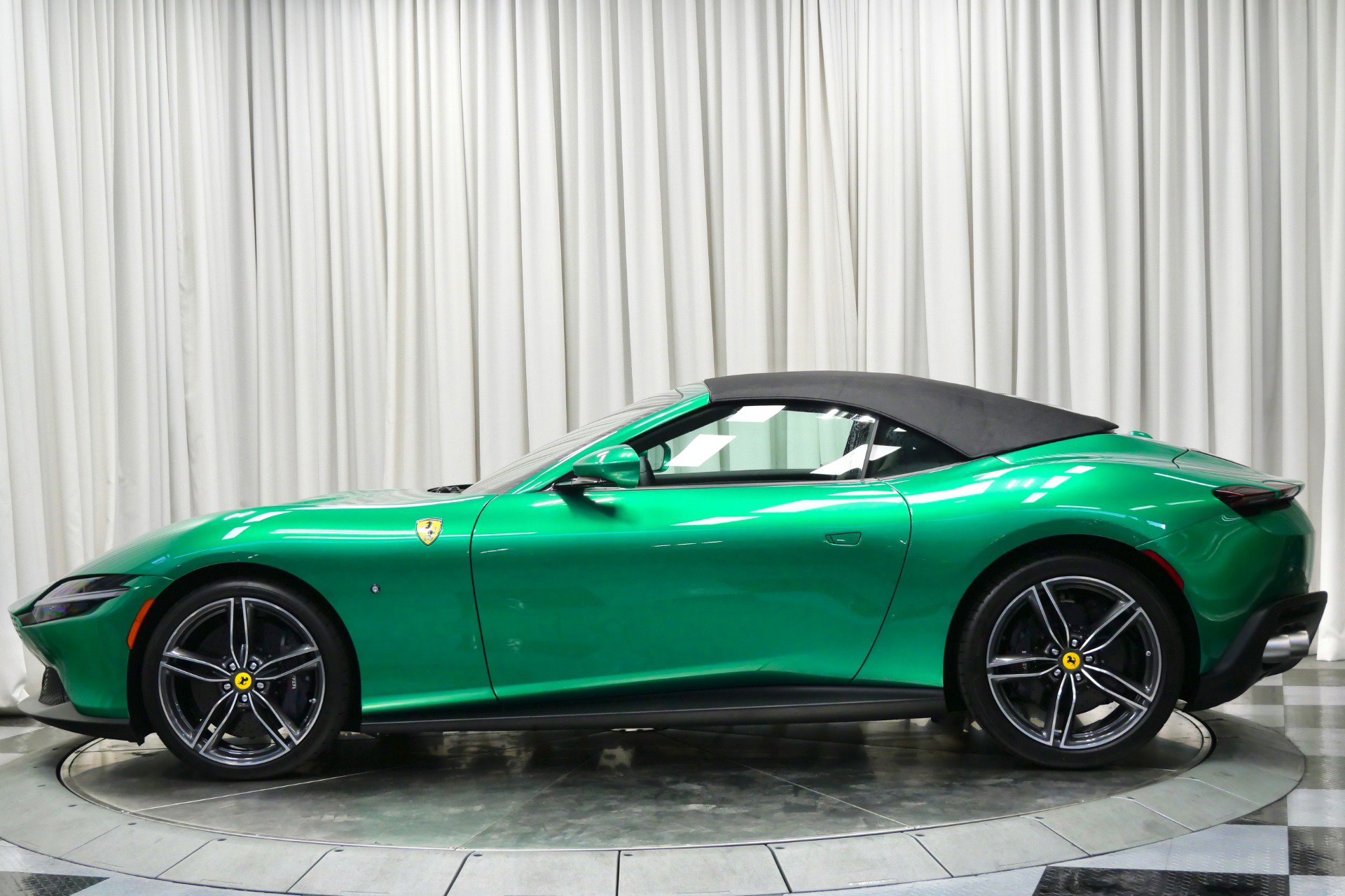 Used 2024 Ferrari Roma Spider image 5