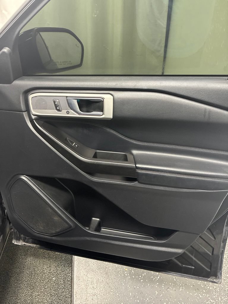 Used 2020 Ford Explorer Limited AWD/4WD image 34