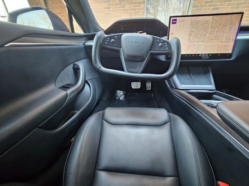 Used 2022 Tesla Model S AWD image 4