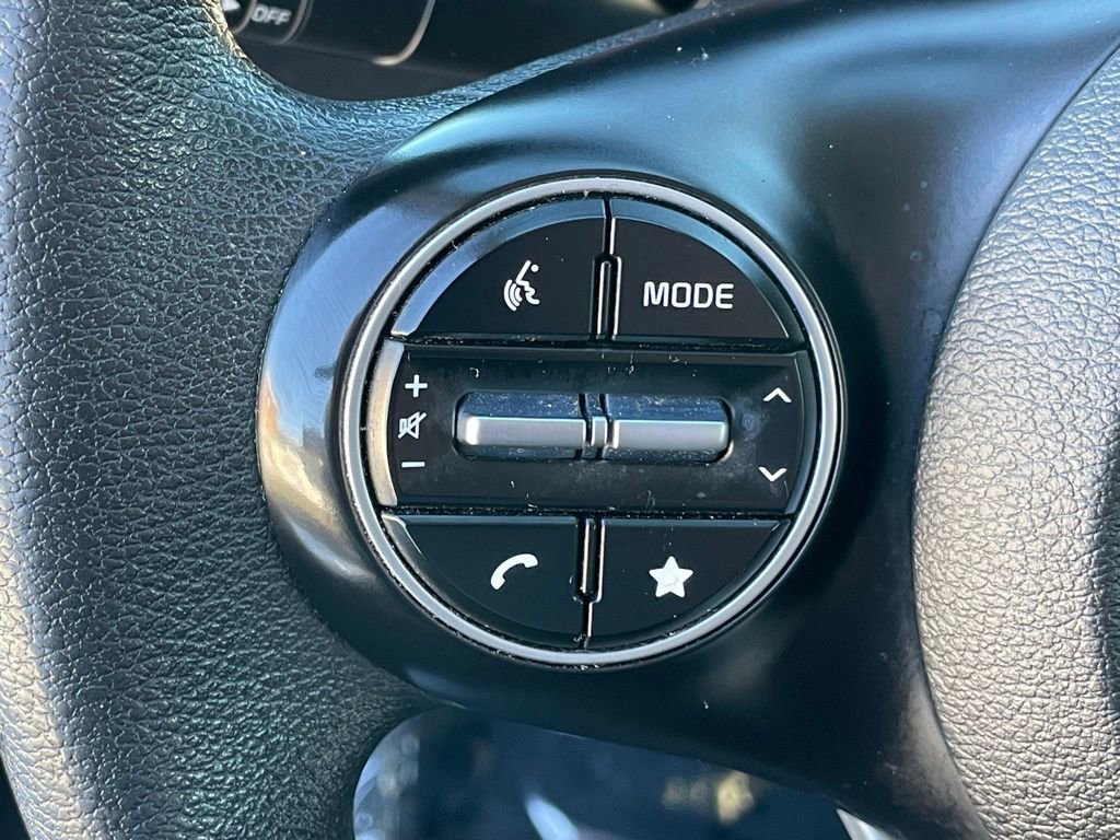 Used 2023 Kia Soul LX w/ LX Technology Package image 14