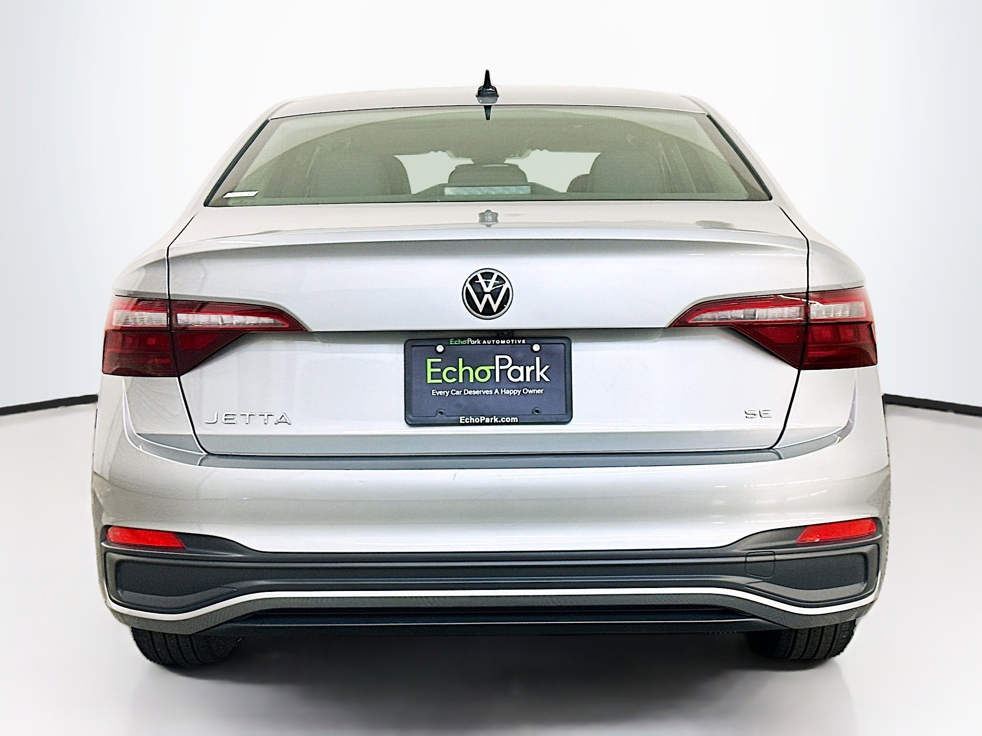 Used 2024 Volkswagen Jetta SE image 7