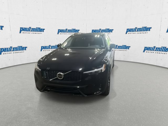 Used 2024 Volvo XC60 B5 Plus AWD/4WD image 3