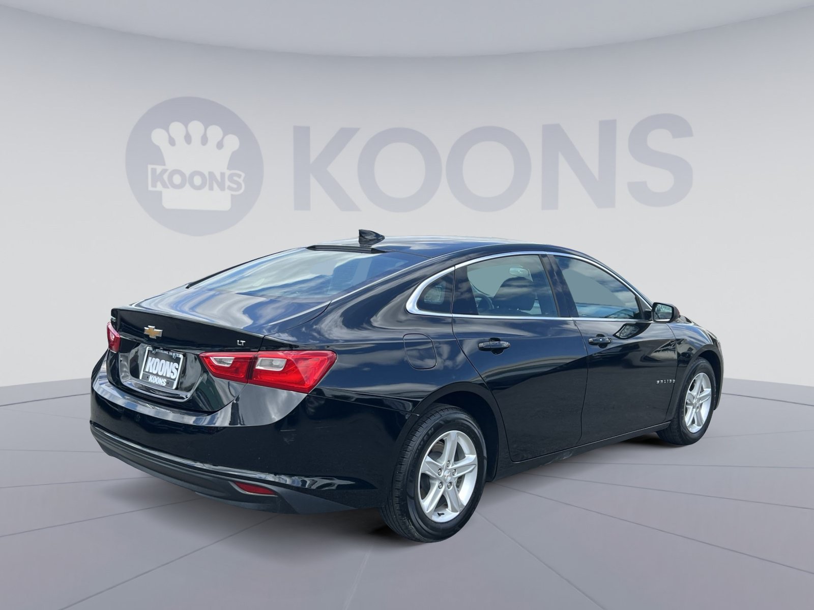 Used 2023 Chevrolet Malibu LT FWD image 16