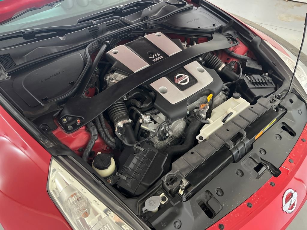 Used 2010 Nissan 370Z Touring w/ Sport Pkg image 11