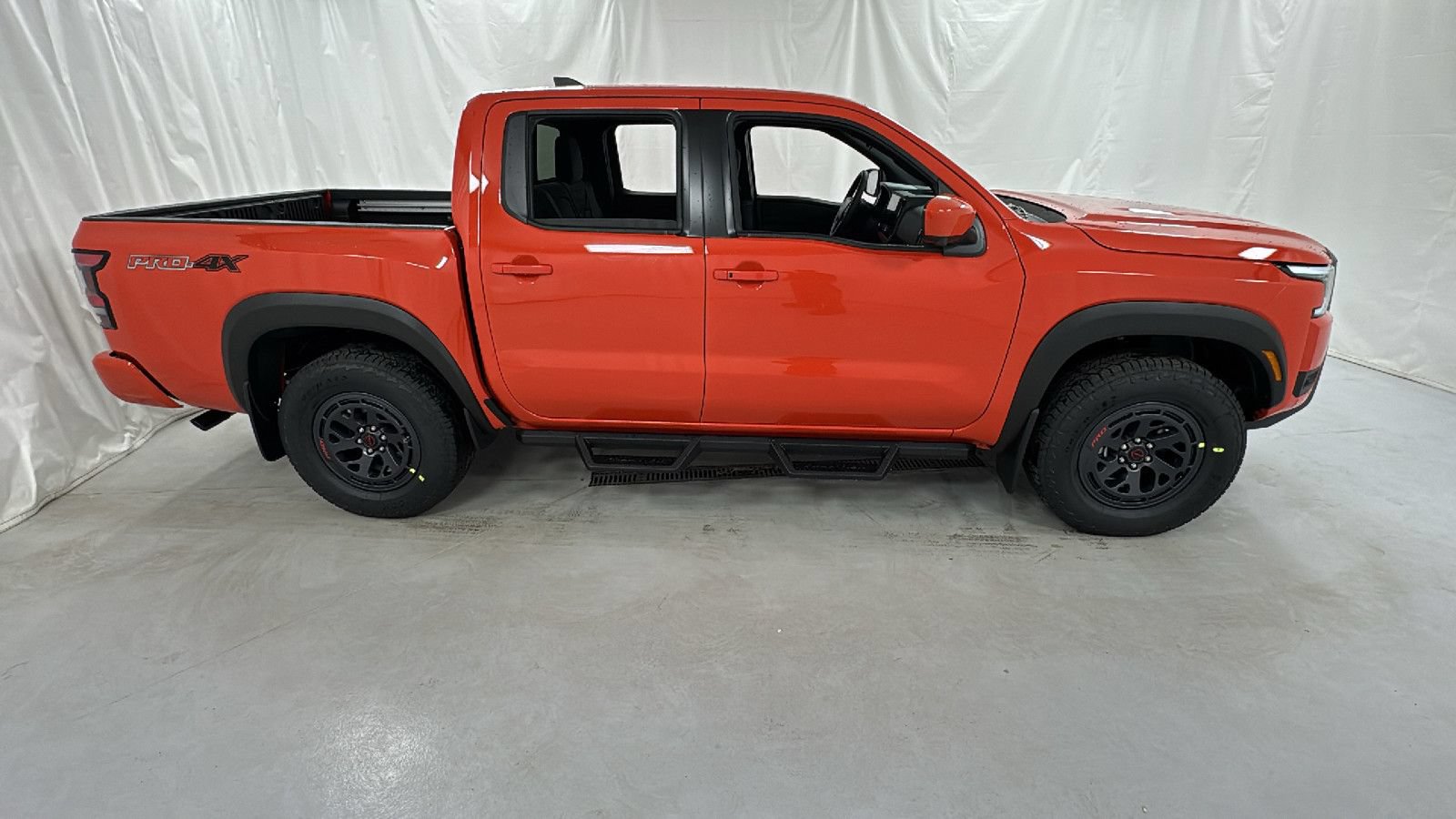 New 2026 Nissan Frontier PRO-4X w/ Pro-4x Convenience Package AWD/4WD image 2