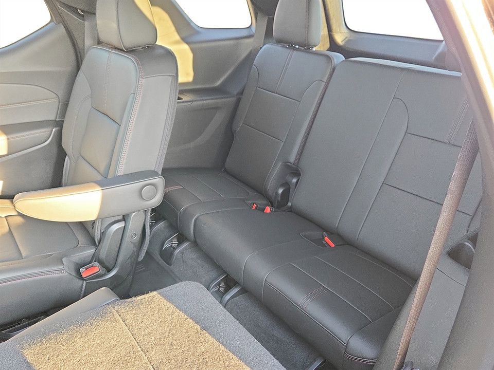 Used 2023 Chevrolet Traverse RS w/ LPO, Floor Liner Package image 32