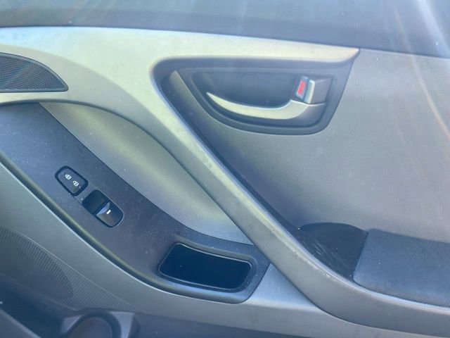 Used 2016 Hyundai Elantra SE FWD image 23