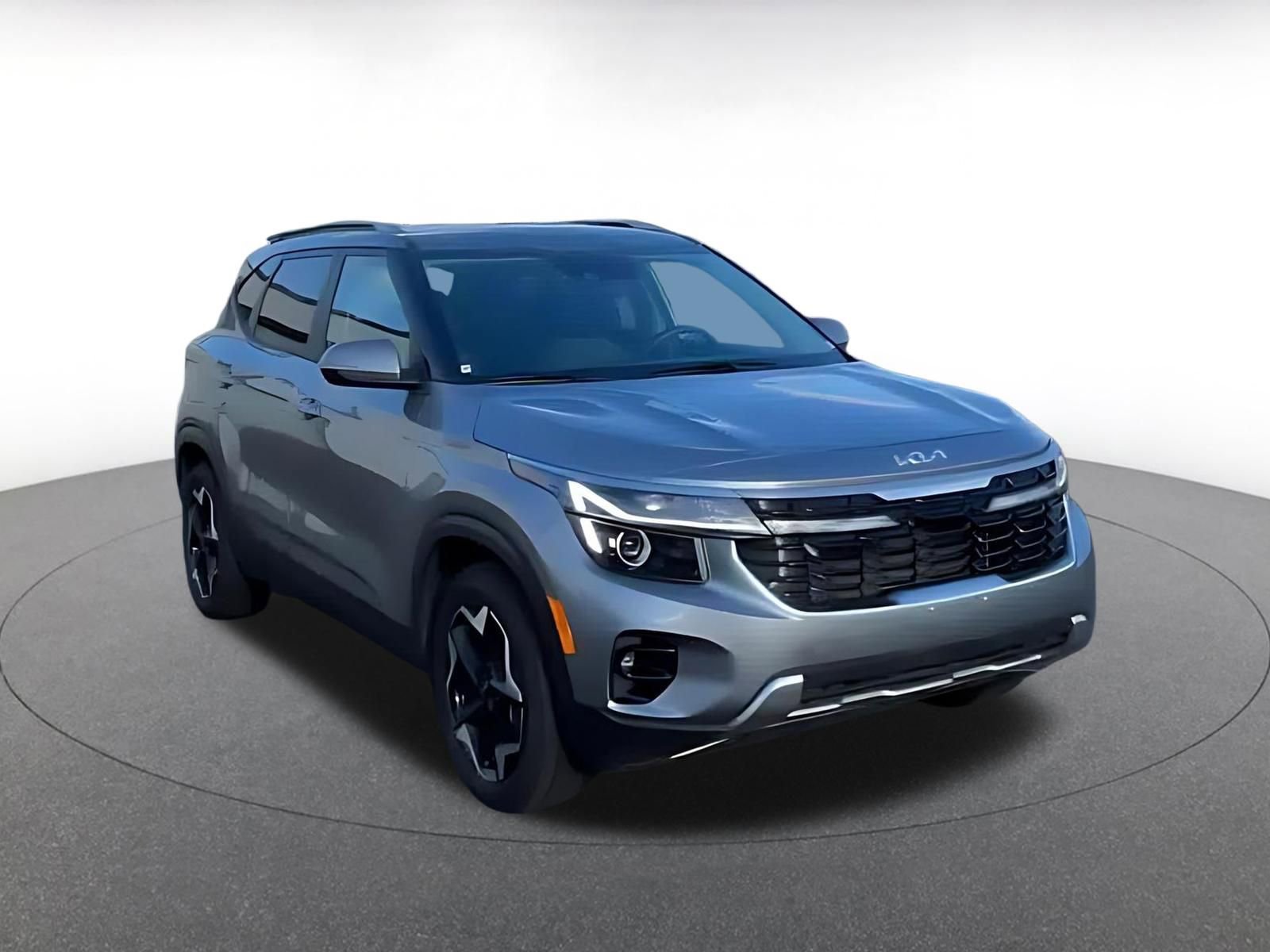 Used 2025 Kia Seltos S image 3
