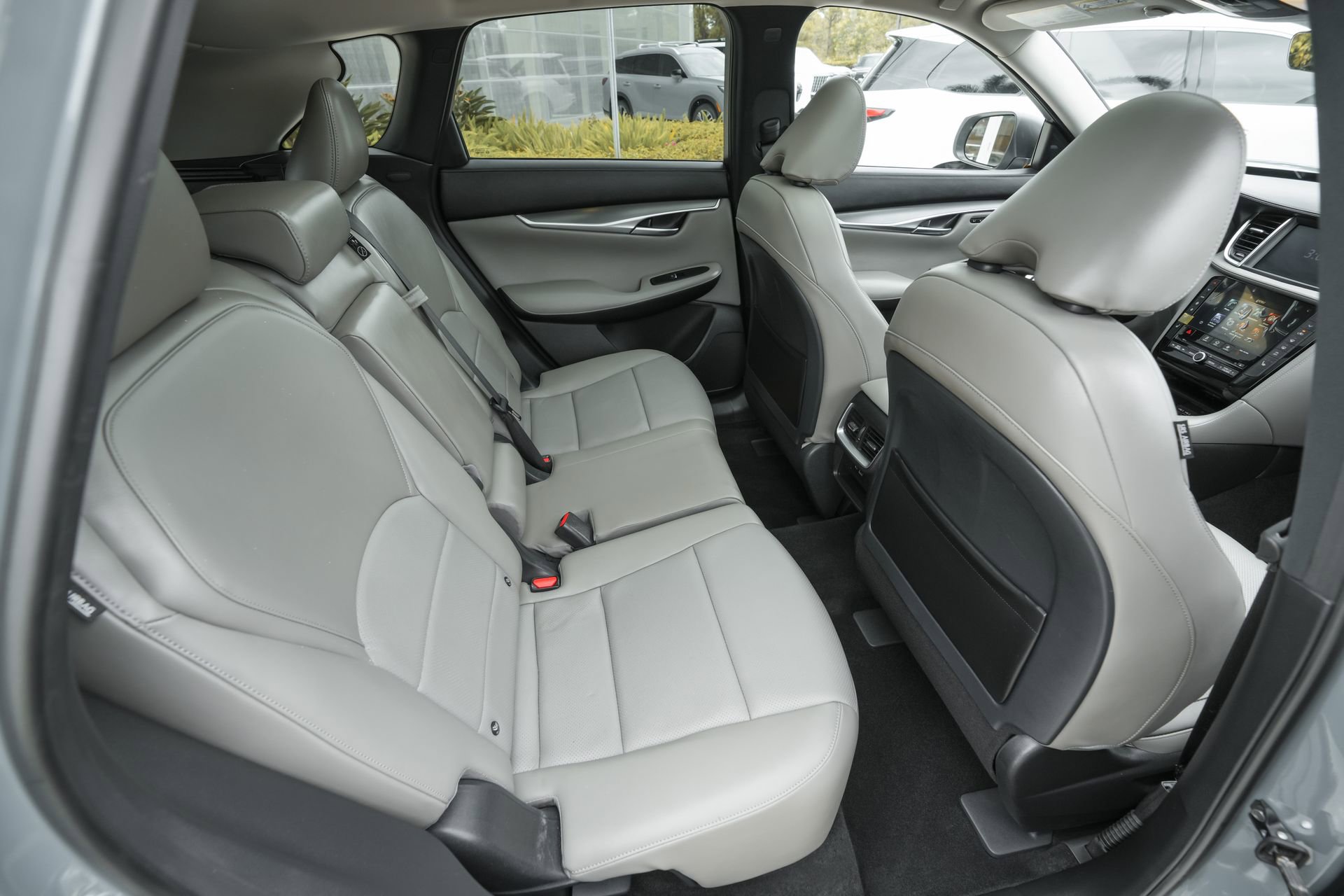 Used 2025 INFINITI QX50 Luxe image 33