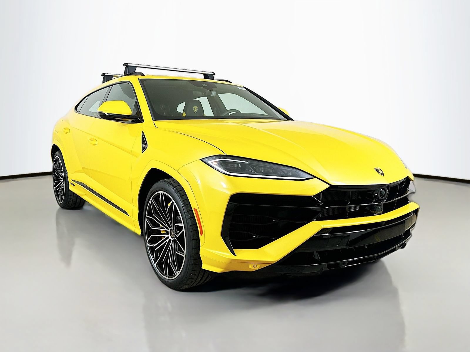 Used 2025 Lamborghini Urus SE AWD/4WD image 3