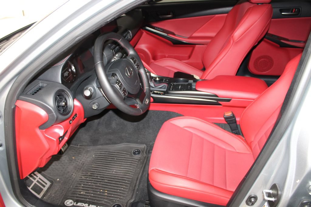 Used 2024 Lexus IS 500 RWD image 17
