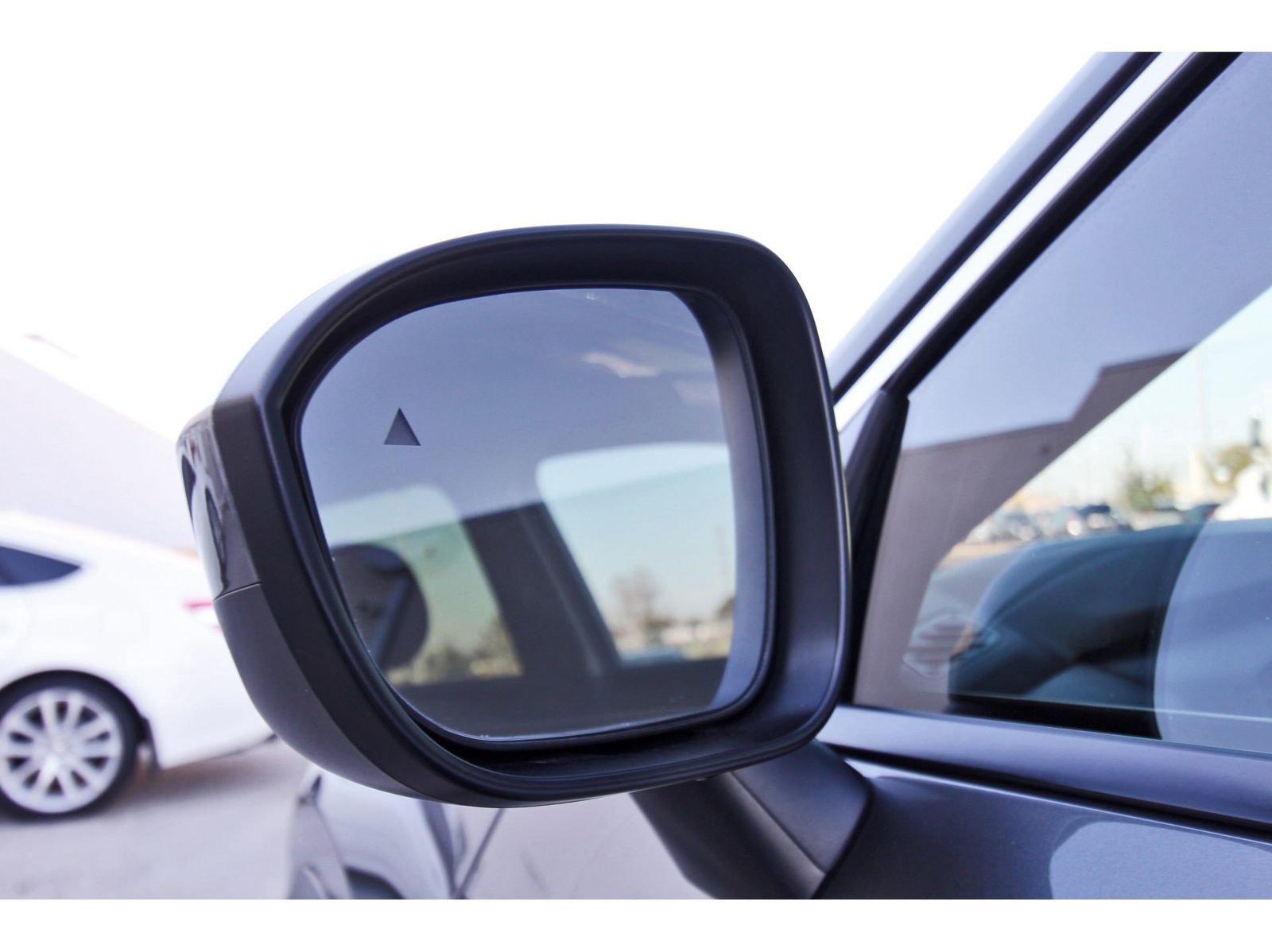 Used 2023 Nissan Rogue SV image 10