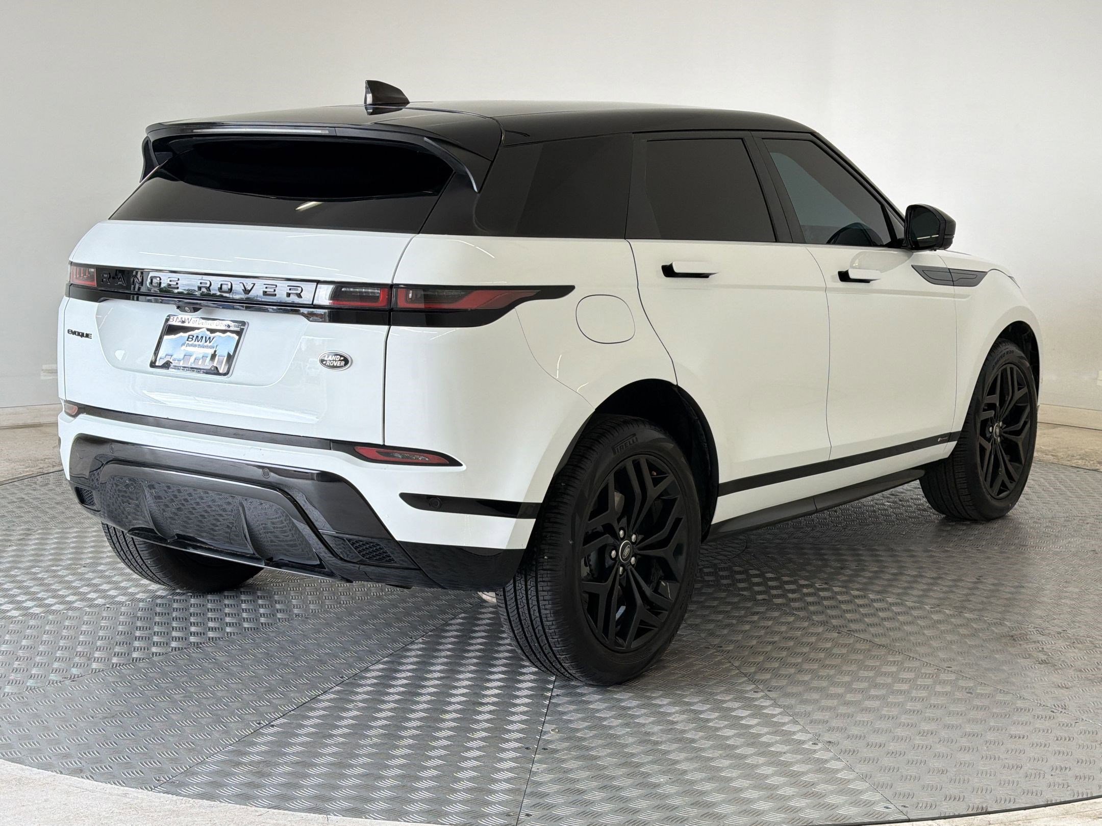 Used 2021 Land Rover Range Rover Evoque R-Dynamic SE AWD/4WD image 9