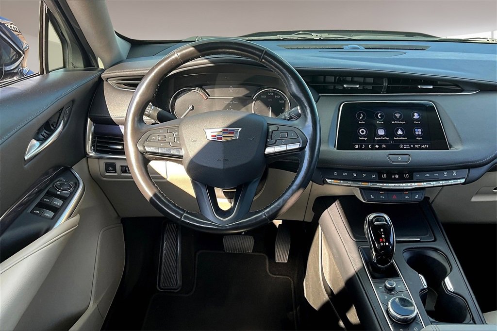 Certified 2023 Cadillac XT4 Luxury w/ Cold Weather Package image 5