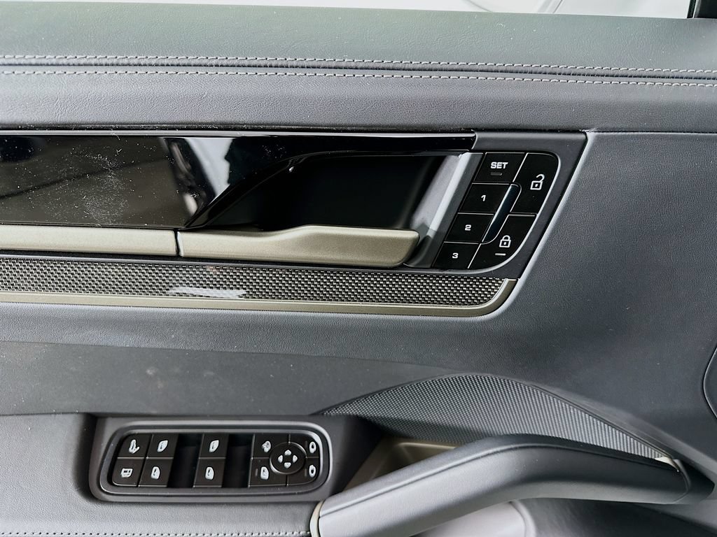 New 2026 Porsche Cayenne Turbo AWD/4WD image 20