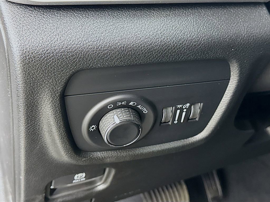 New 2025 Jeep Grand Cherokee L Laredo image 19