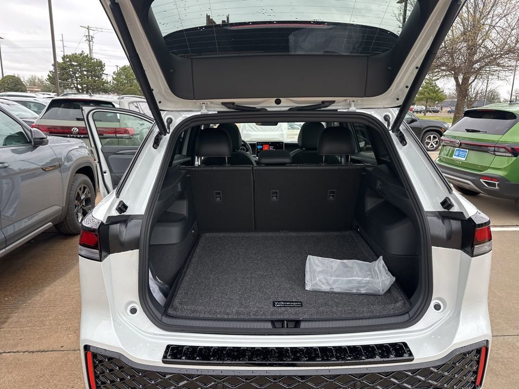 New 2026 Volkswagen Tiguan SE R-Line FWD image 20