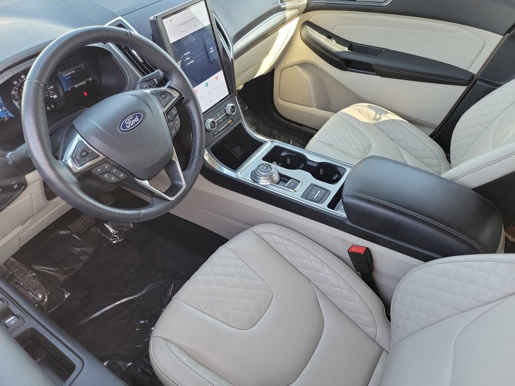 Used 2024 Ford Edge Titanium image 4