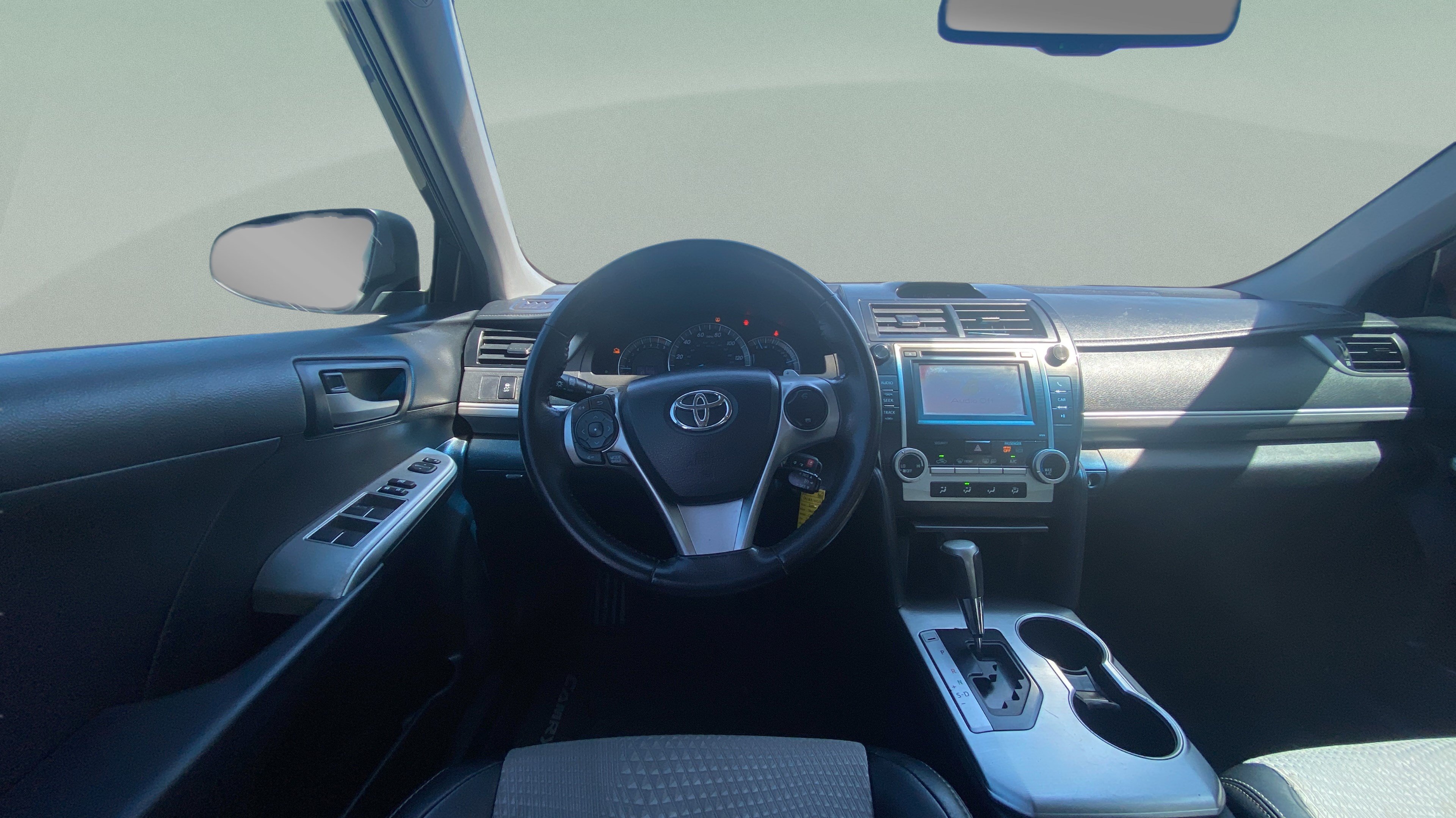Used 2013 Toyota Camry SE FWD image 18