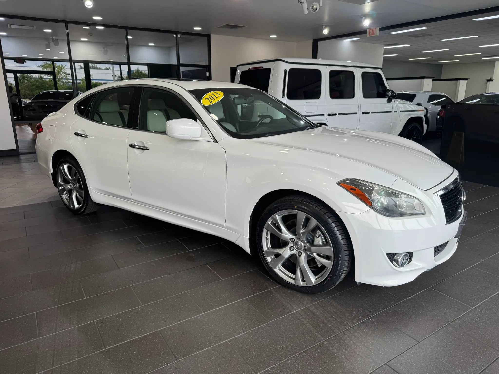Used 2013 INFINITI M37 x w/ Premium Pkg AWD/4WD image 2