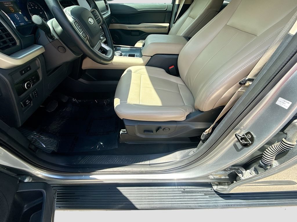 Used 2024 Ford Expedition XLT RWD image 19