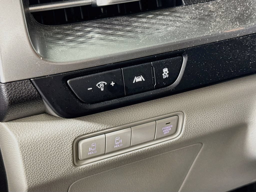 Used 2022 Kia Carnival LX FWD image 10