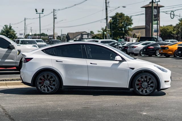 Used 2022 Tesla Model Y Performance AWD/4WD image 2