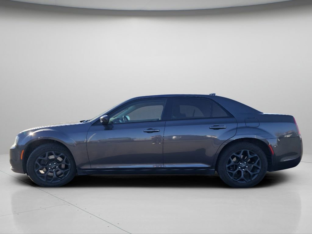 Used 2020 Chrysler 300 Touring w/ Sport Appearance Package image 20