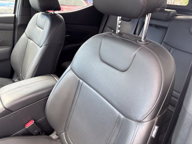 Used 2025 Hyundai Santa Cruz SEL FWD image 36